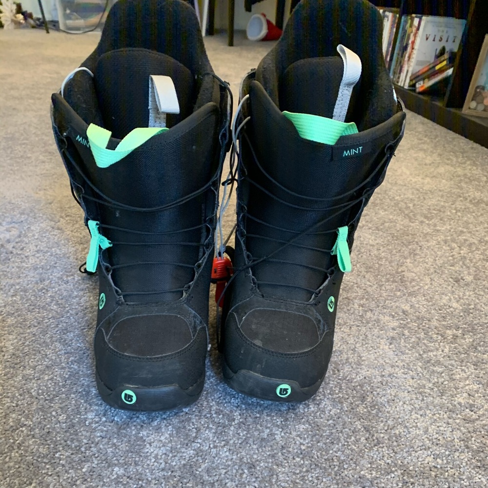 COPY - Women's Burton Mint Snowboard Boots size 7